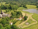 Drönarbild över Varnhem och Klostersjön